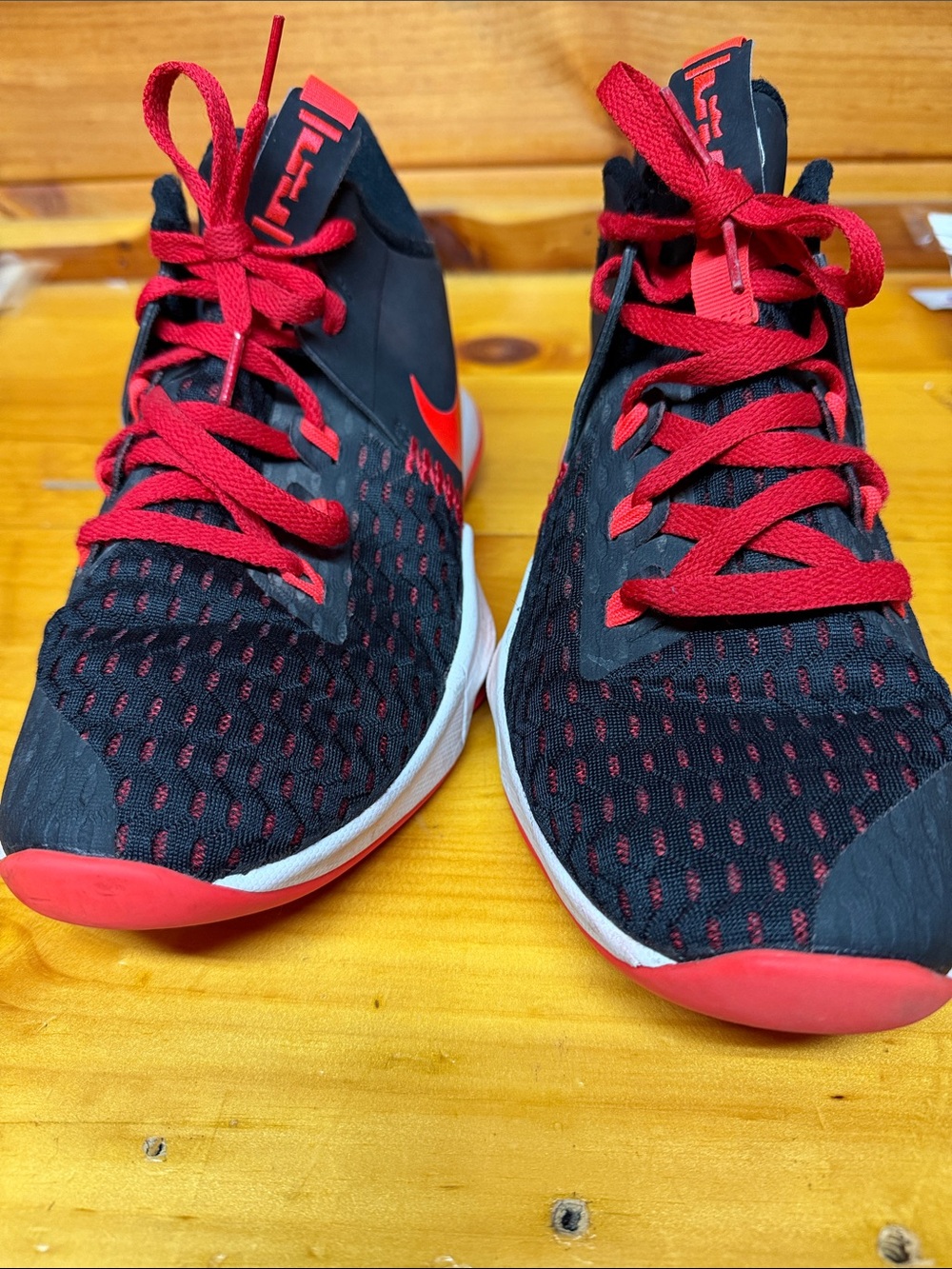 Nike LeBron Witness 5 "Bred" Black/University Red Men's Hoops Shoes
